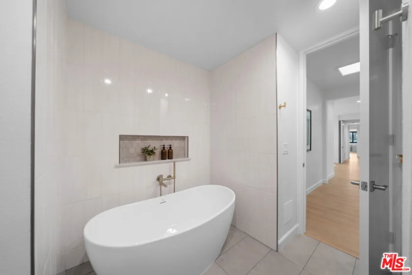 4477 Wilshire Boulevard #308 photo 33