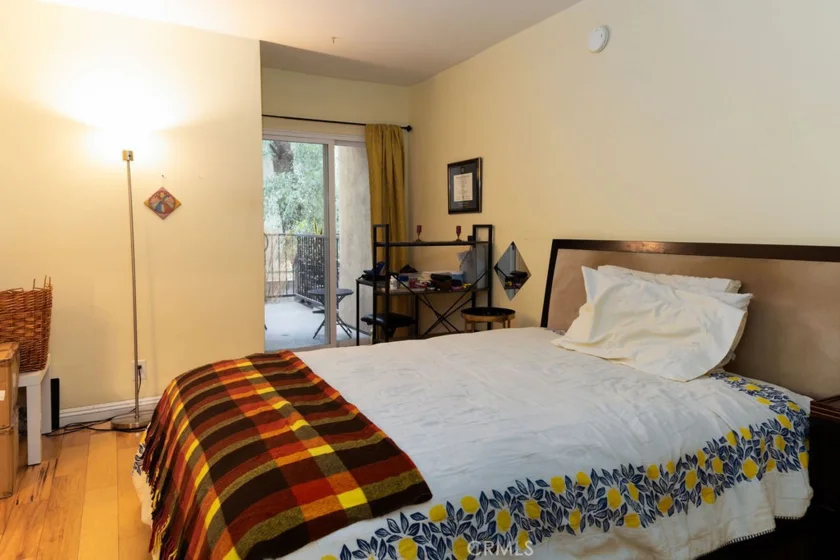 15344 Weddington Street #104 photo 5