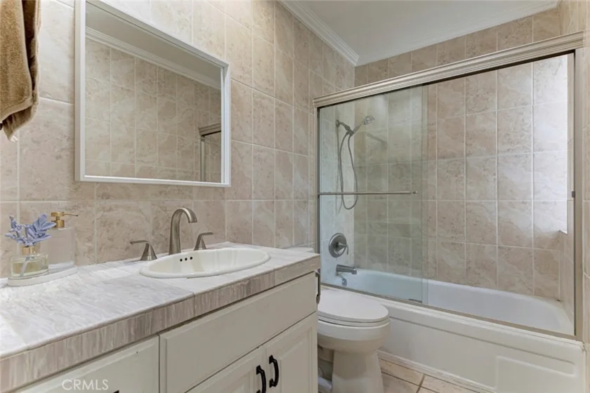 1349 N Columbus #16 photo 24