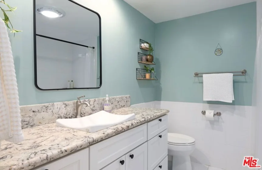 5650 Sumner Way #102 photo 8