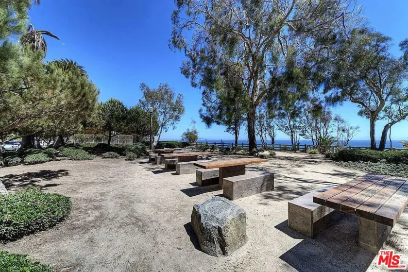 511 San Vicente Boulevard #107 photo 17