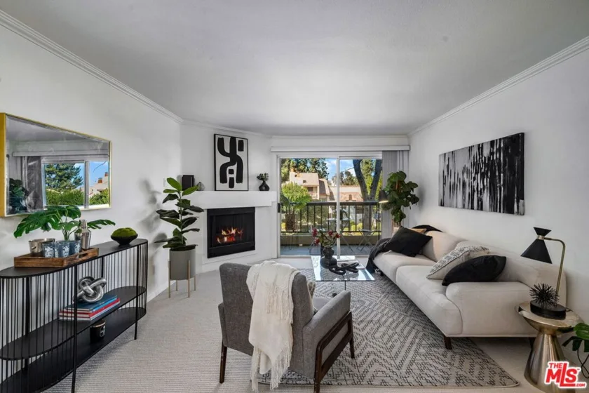 21550 Burbank Boulevard #207 photo 1
