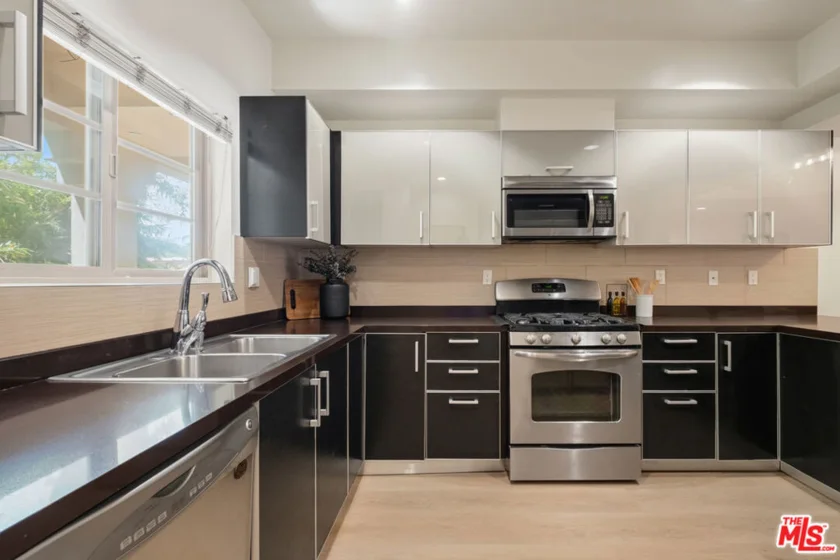1744 Granville Avenue #105 photo 22