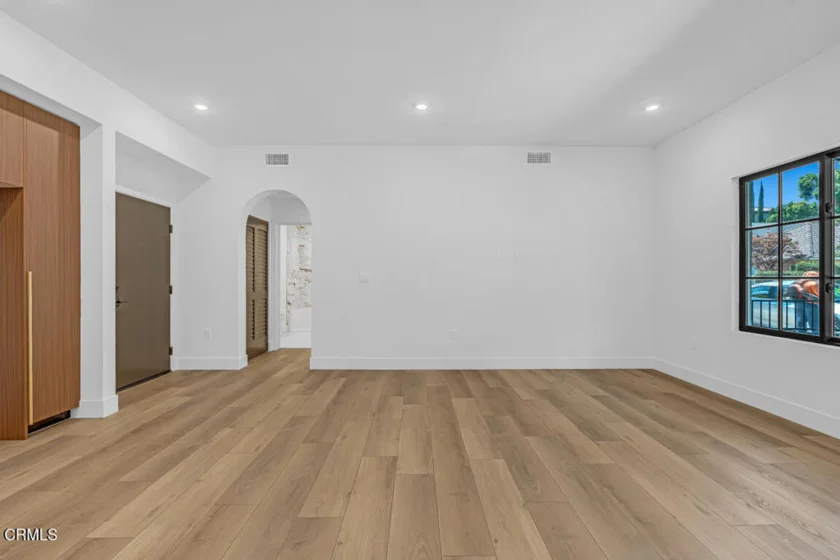 139 S Oak Knoll Avenue #103 photo 12