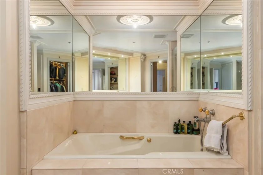 10550 Wilshire Boulevard #302 photo 34