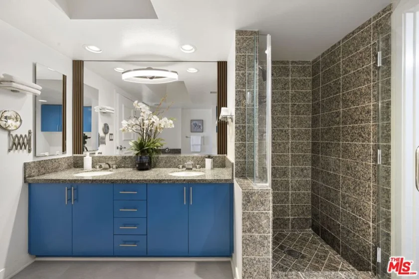 13700 Marina Pointe Drive #809 photo 22