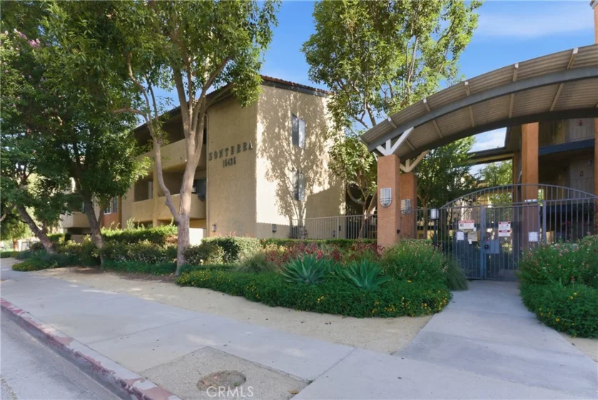 15425 Sherman Way #240 photo 4