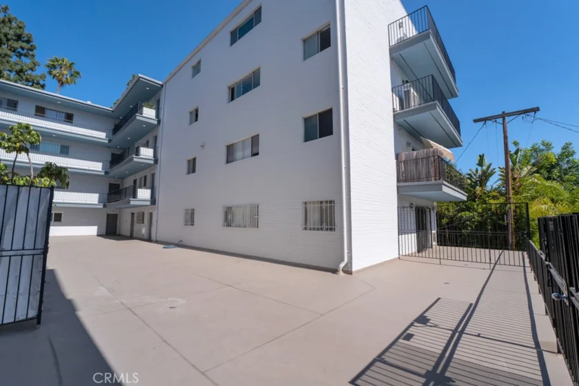 7560 Hollywood Boulevard #110 photo 31