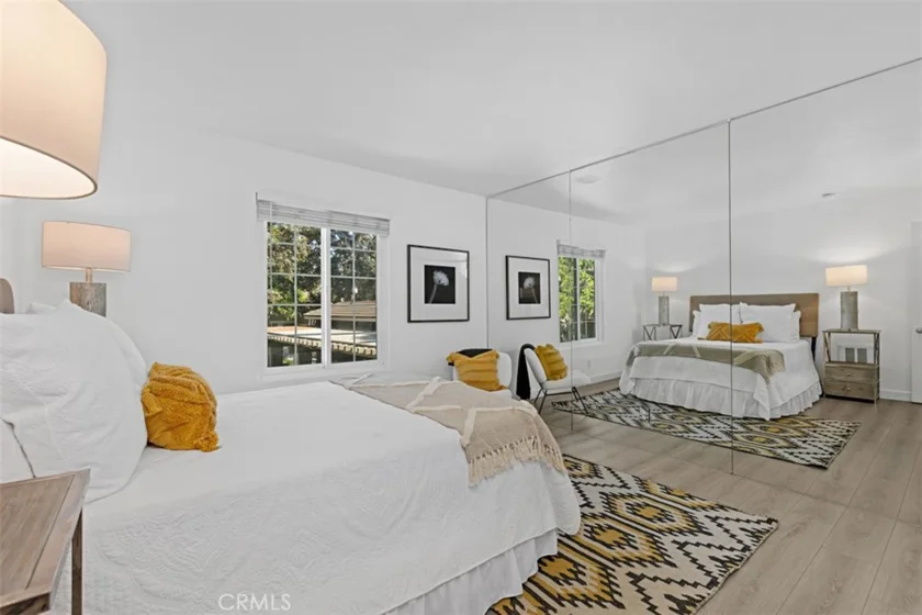 254 Streamwood photo 19