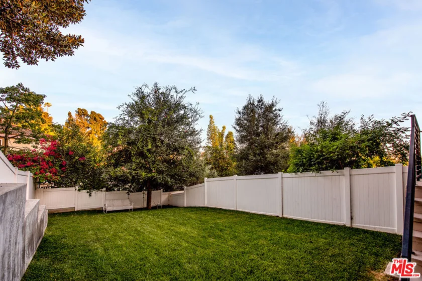 1882 Lucretia Avenue photo 36