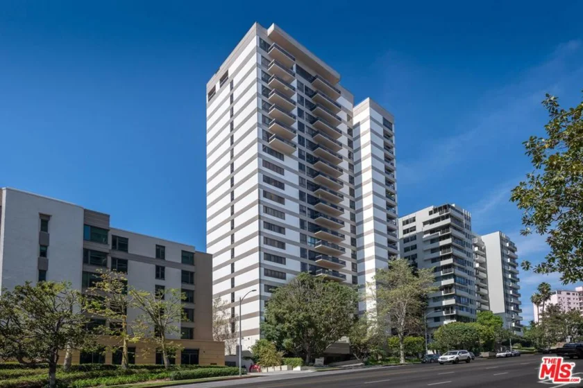 10445 Wilshire Boulevard #406 photo 3