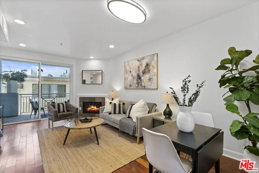 6038 Carlton Way #202 photo 1