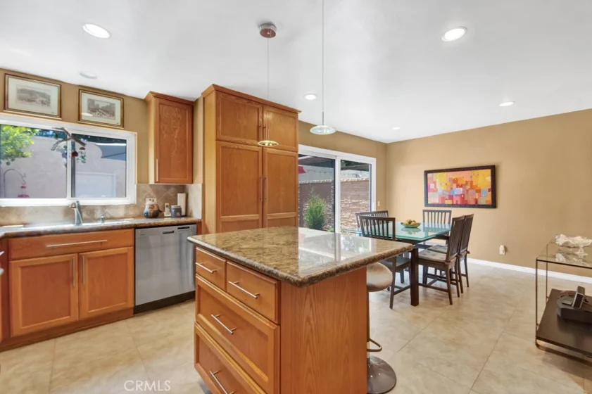 5644 Etiwanda Avenue #2 photo 1