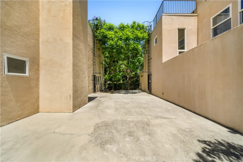 1008 S Marengo Avenue #D photo 54