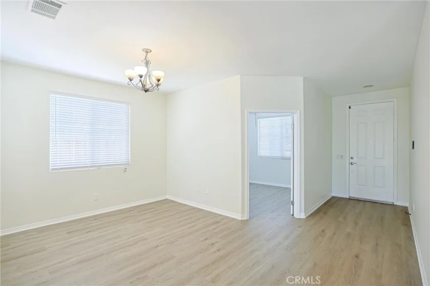 40322 Ariel Hope photo 5