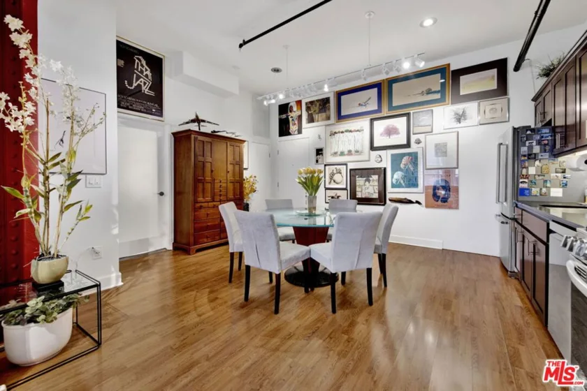 253 S Broadway #403 photo 13