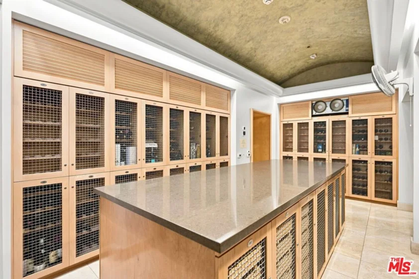 10800 Wilshire Boulevard #403 photo 24