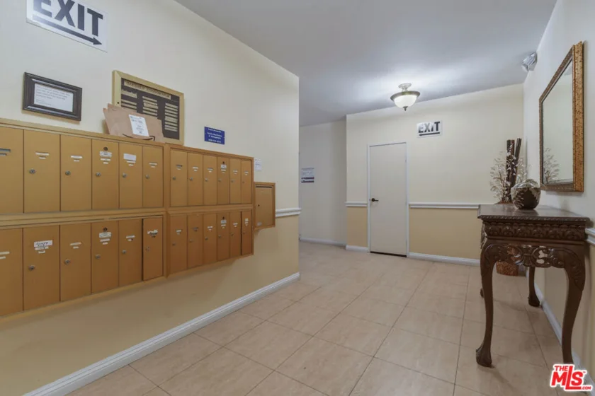 4443 Ventura Canyon Avenue #304 photo 62