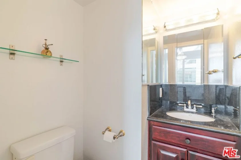 1121 E Wilson Avenue #12 photo 17