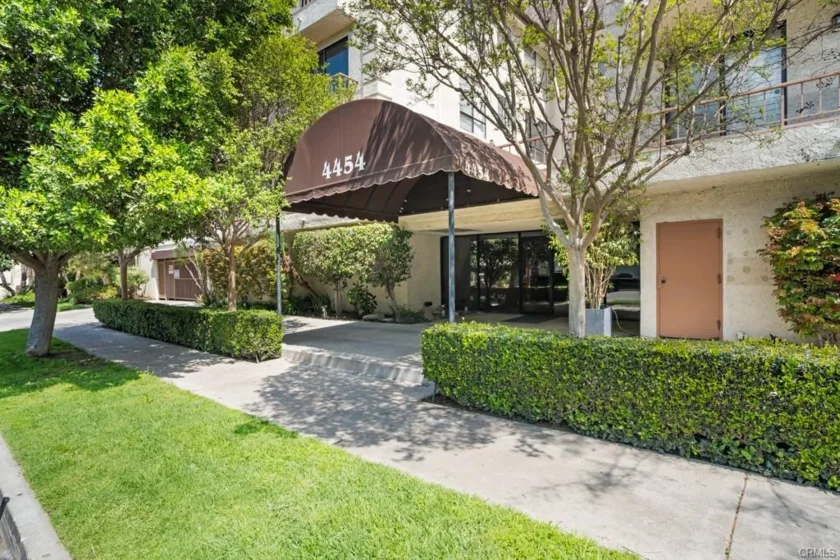 4454 Ventura Canyon Road #304 photo 1