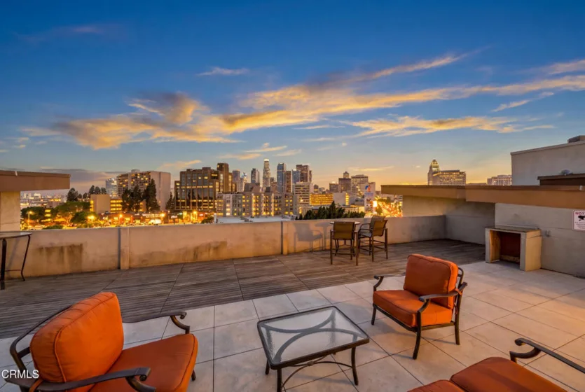 100 S Alameda Street #259 photo 22