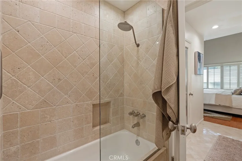 10933 Wellworth Avenue #10 photo 17