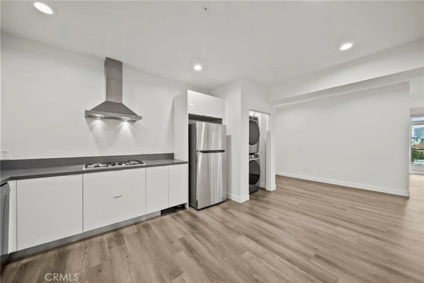 900 S Kenmore Avenue #504 photo 28