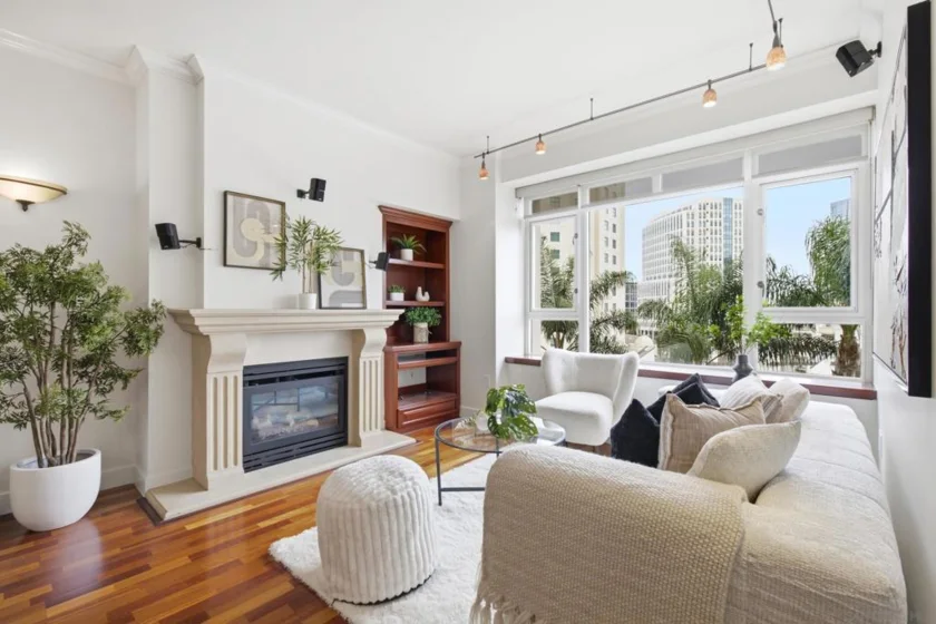 700 W Harbor Drive #608 photo 1