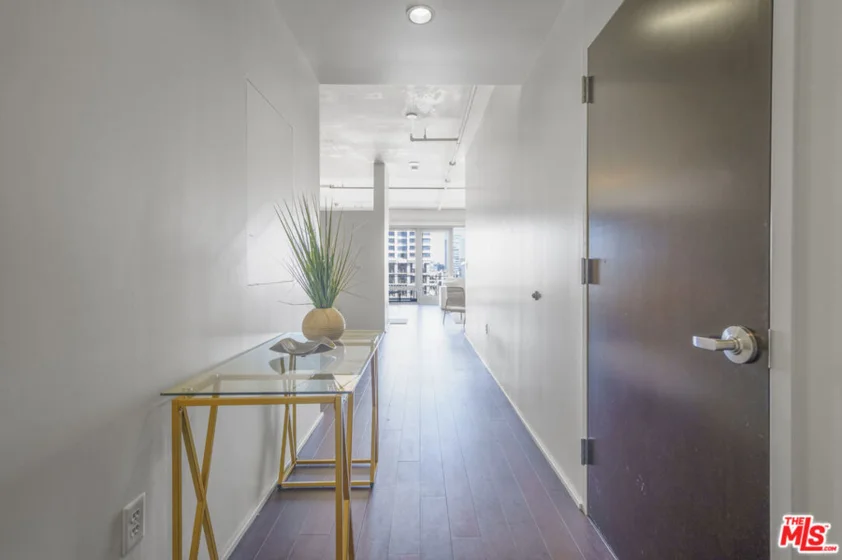 1100 S Hope Street #914 photo 6