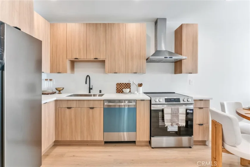 1604 N Kingsley photo 16