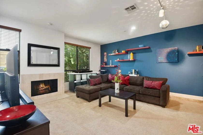 6938 Laurel Canyon Boulevard #115 photo 1