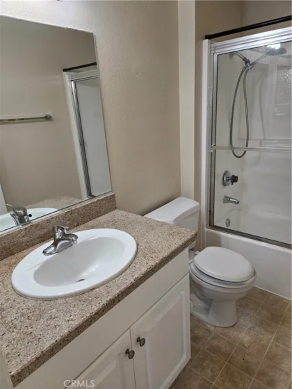 5520 Owensmouth Avenue #313 photo 14
