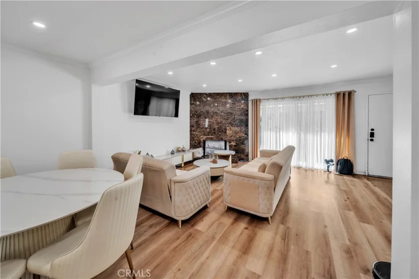 13412 Burbank photo 6