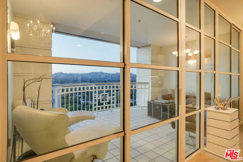 10380 Wilshire Boulevard #1501 photo 37
