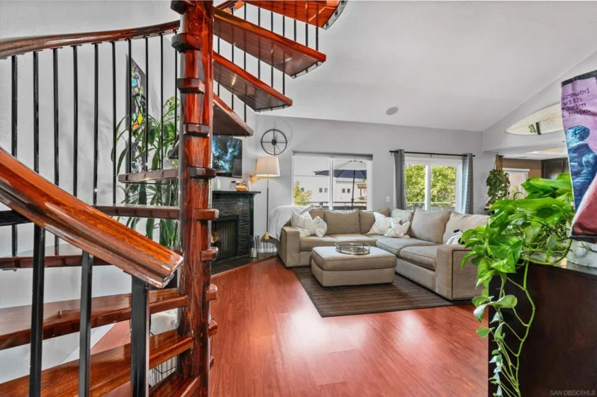 1486 Gustavo Street #E photo 1
