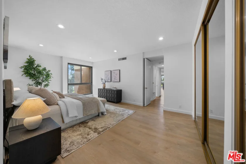 4477 Wilshire Boulevard #308 photo 28