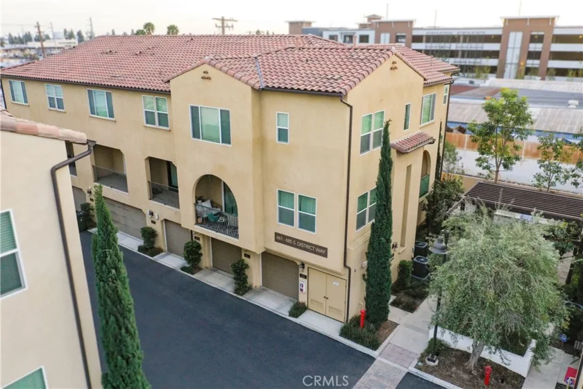 665 S District Way photo 1