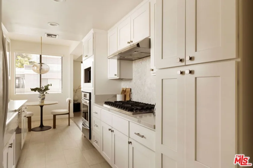 8455 Fountain Avenue #504 photo 5