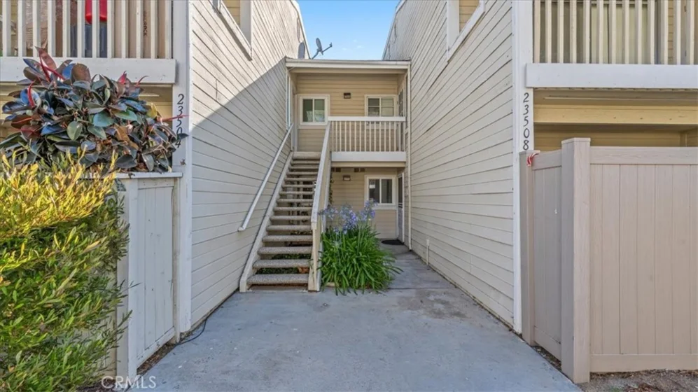 23506 Cambridge Road photo 2