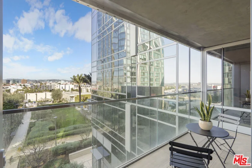 877 Francisco Street #1116 photo 1