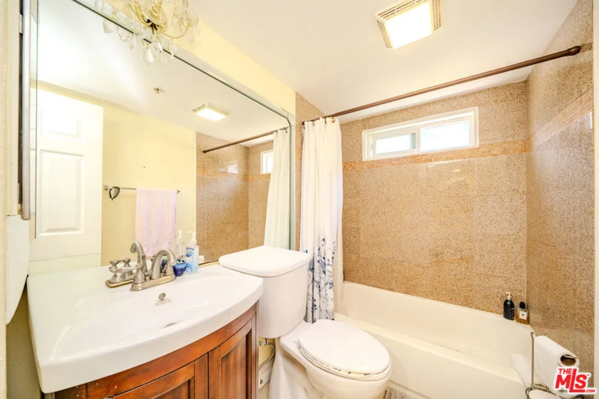 456 Shatto Place #18 photo 5