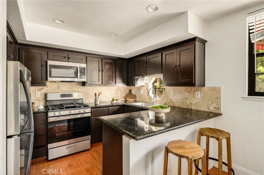 698 S Berendo #206 photo 3