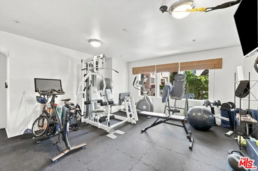 1153 N Formosa Avenue #102 photo 41