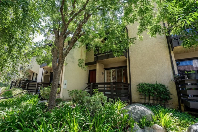 21901 Burbank Boulevard #218 photo 32