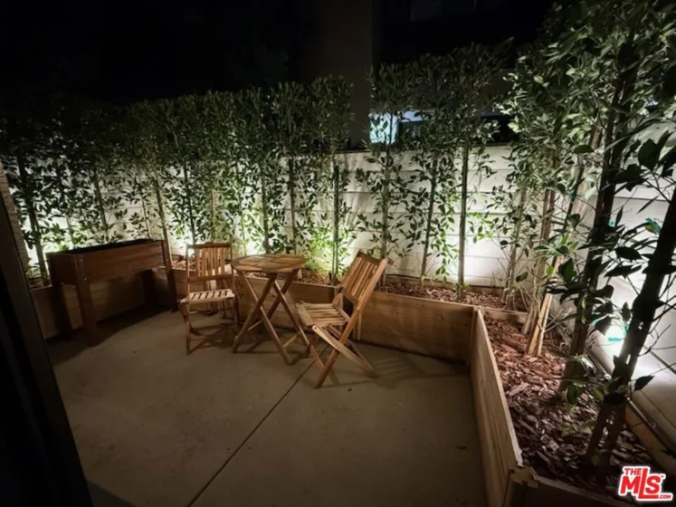 15173 Magnolia Boulevard #F photo 11