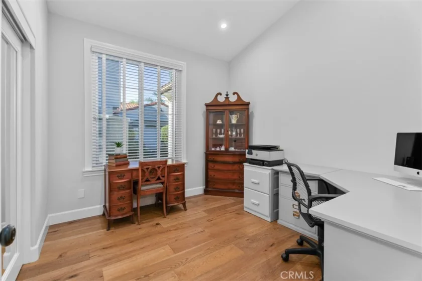 59 Colony photo 19