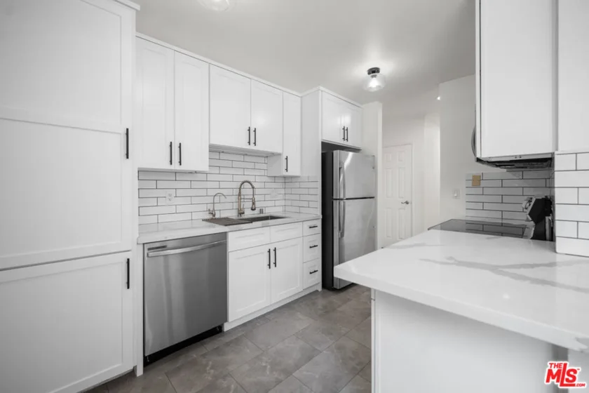 1485 E Wilson Avenue #L photo 7