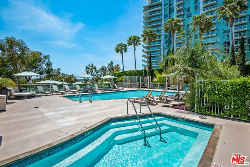 13650 Marina Pointe Drive #404 photo 34