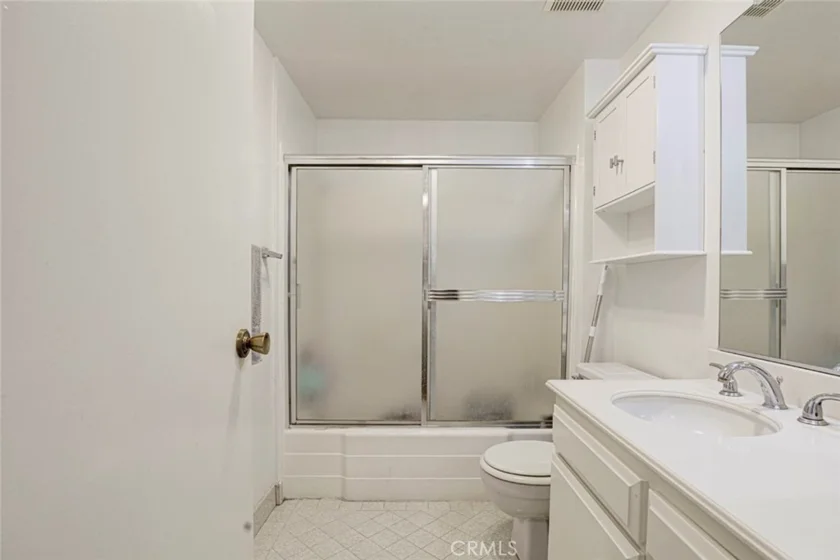 125 W Mountain Street #216 photo 18