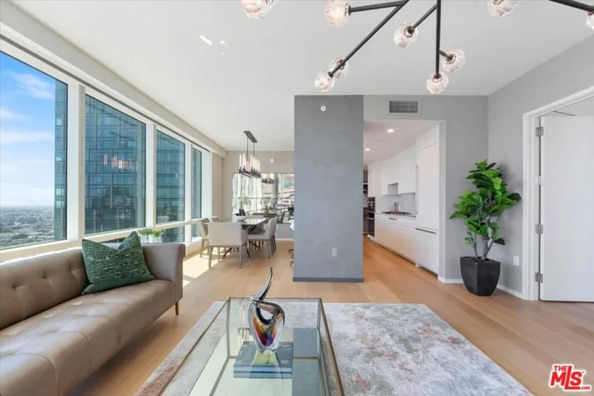 877 Francisco Street #2809 photo 2